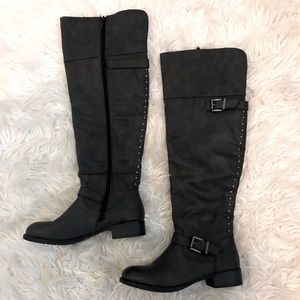 JustFab Vespera boots in grey